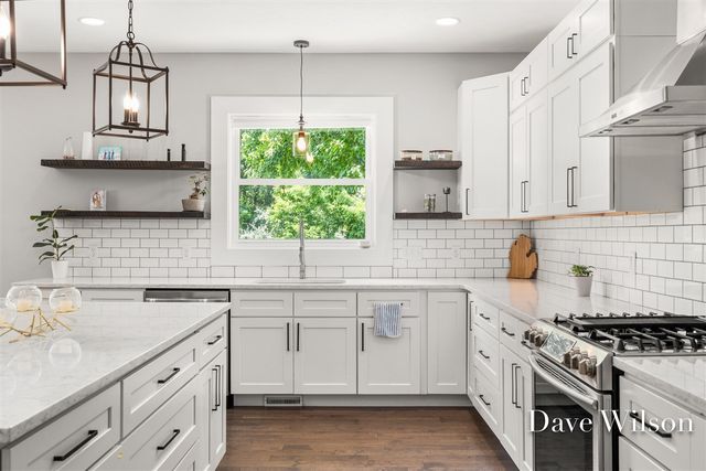 6699 Summer Meadows Drive, Rockford, MI 49341