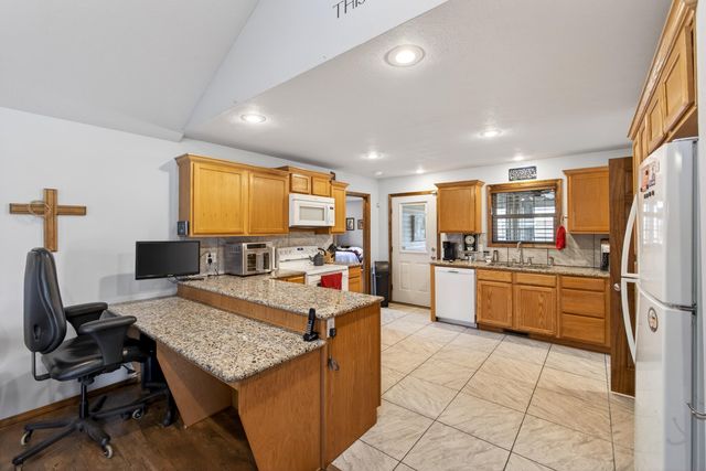 2105 W Mcclernon Street, Springfield, MO 65803