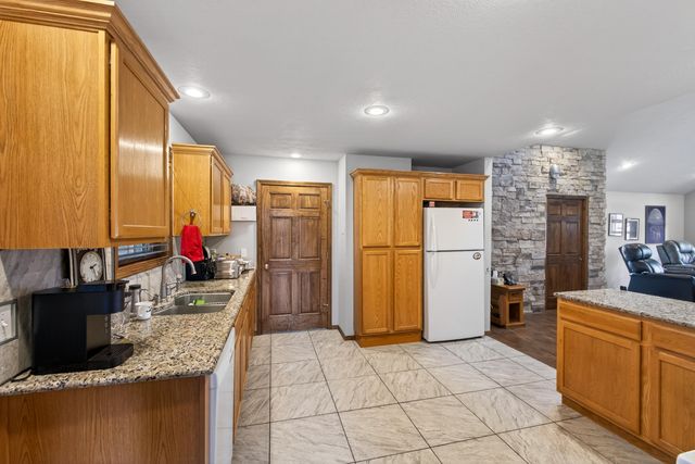 2105 W Mcclernon Street, Springfield, MO 65803