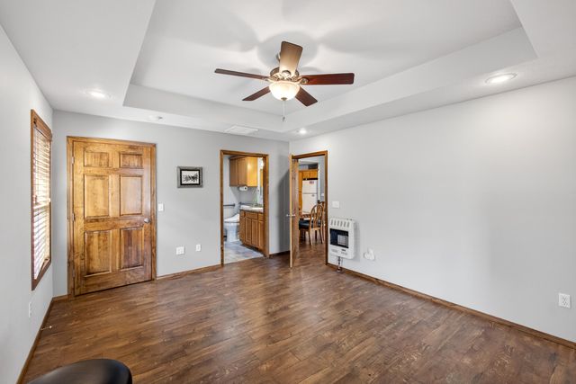 2105 W Mcclernon Street, Springfield, MO 65803