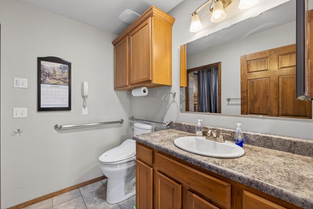 2105 W Mcclernon Street, Springfield, MO 65803