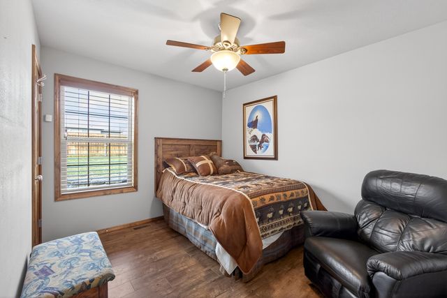 2105 W Mcclernon Street, Springfield, MO 65803