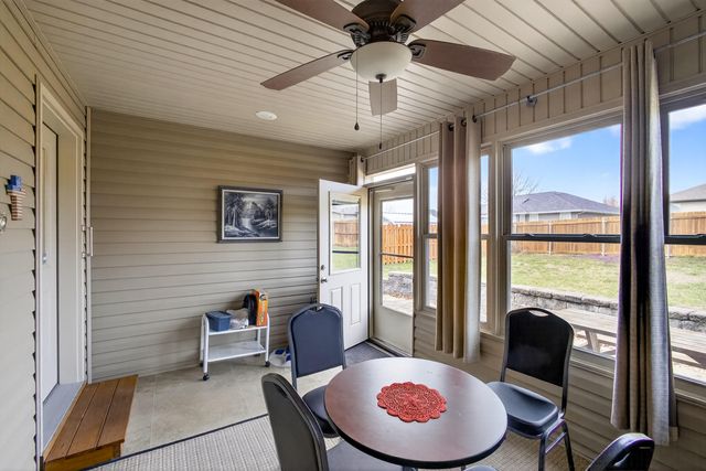 2105 W Mcclernon Street, Springfield, MO 65803