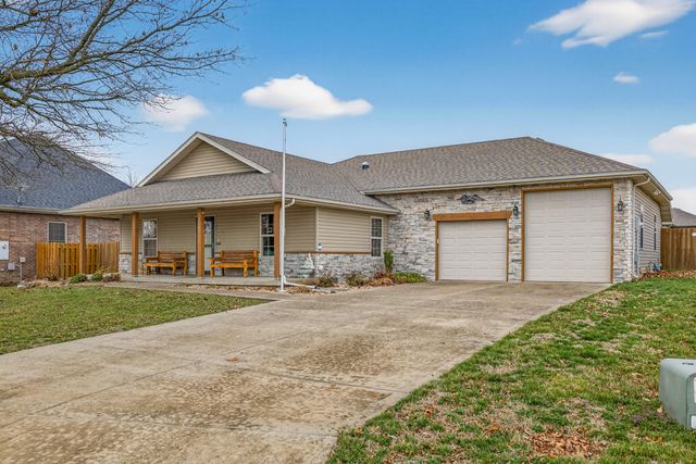2105 W Mcclernon Street, Springfield, MO 65803