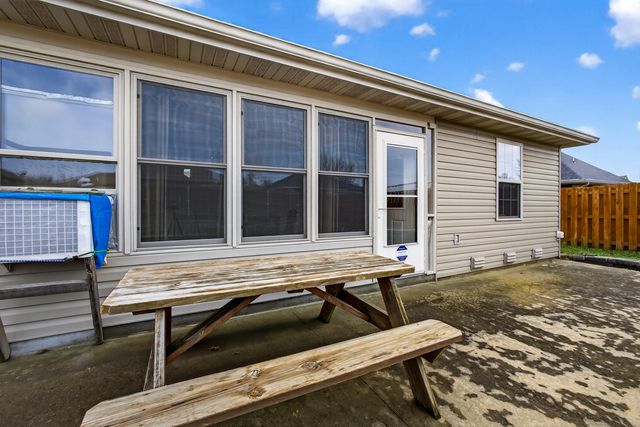 2105 W Mcclernon Street, Springfield, MO 65803