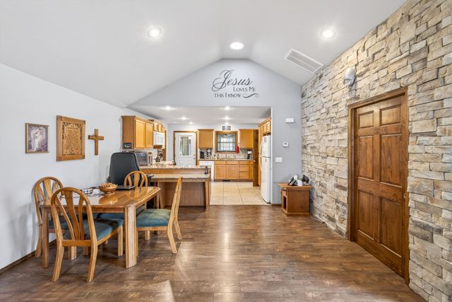 2105 W Mcclernon Street, Springfield, MO 65803