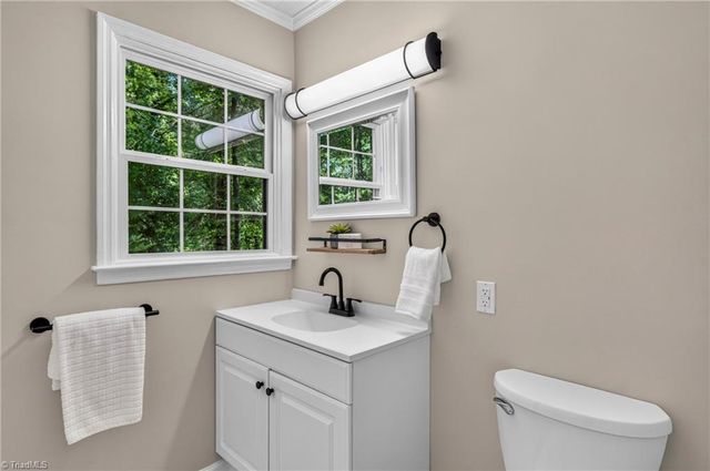 1142 Manning Street, Eden, NC 27288