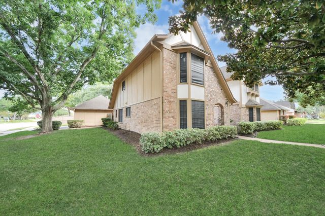 820 Wood Bridge Circle, Sugar Land, TX 77498