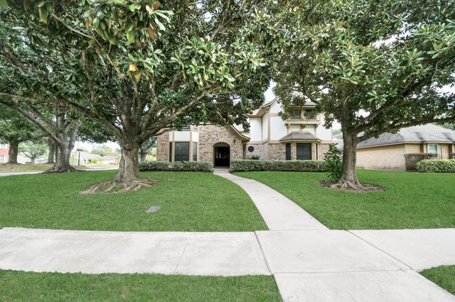 820 Wood Bridge Circle, Sugar Land, TX 77498