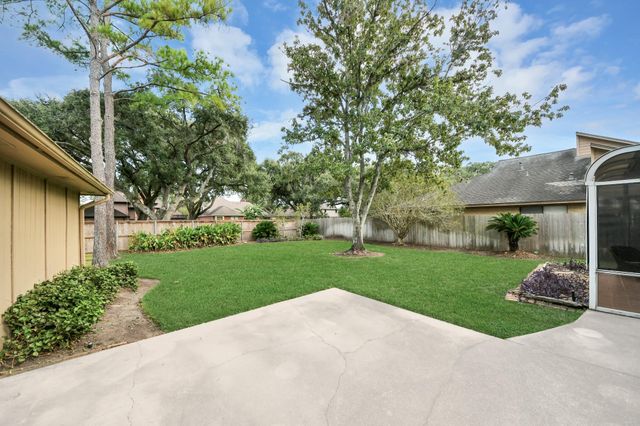820 Wood Bridge Circle, Sugar Land, TX 77498