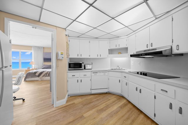 3700 Galt Ocean Drive 702, Fort Lauderdale, FL 33308