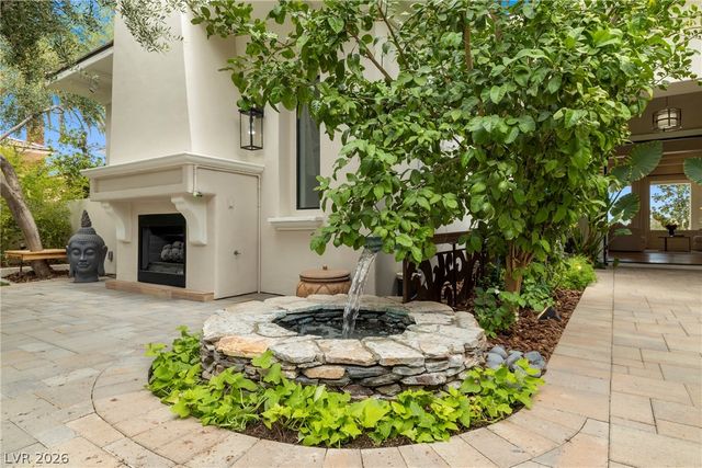 304 North Royal Ascot Drive, Las Vegas, NV 89144