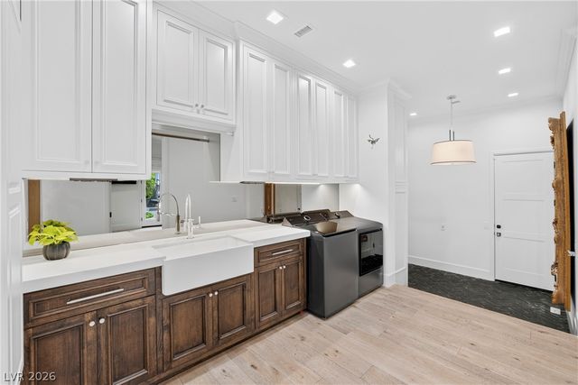 304 North Royal Ascot Drive, Las Vegas, NV 89144