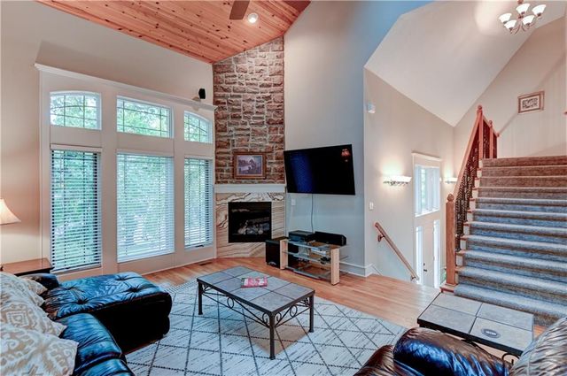 4108 NW 73rd Street, Kansas City, MO 64151