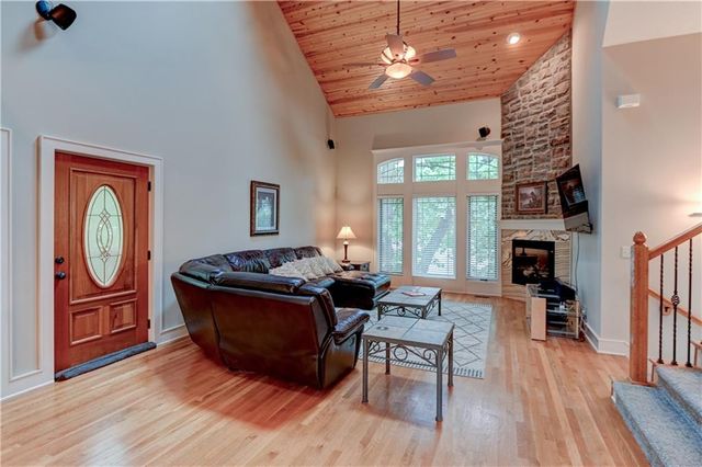 4108 NW 73rd Street, Kansas City, MO 64151