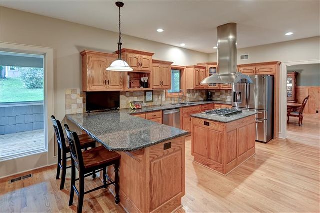 4108 NW 73rd Street, Kansas City, MO 64151