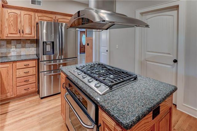 4108 NW 73rd Street, Kansas City, MO 64151