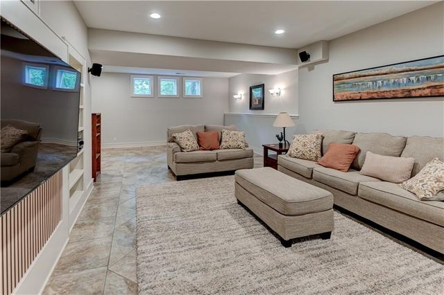4108 NW 73rd Street, Kansas City, MO 64151