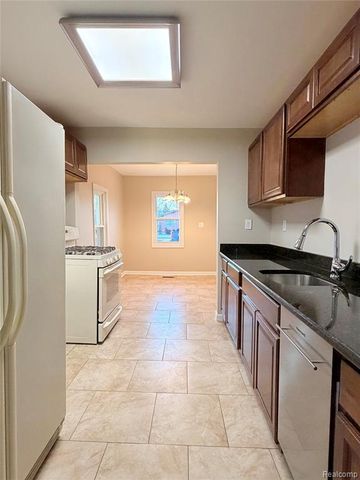 32015 Hazel Street, Rockwood, MI 48173