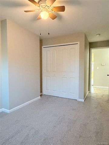 32015 Hazel Street, Rockwood, MI 48173