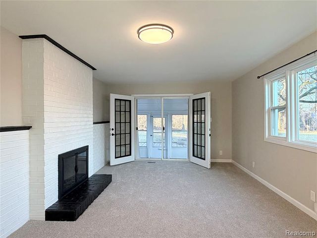 32015 Hazel Street, Rockwood, MI 48173