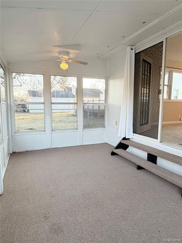 32015 Hazel Street, Rockwood, MI 48173