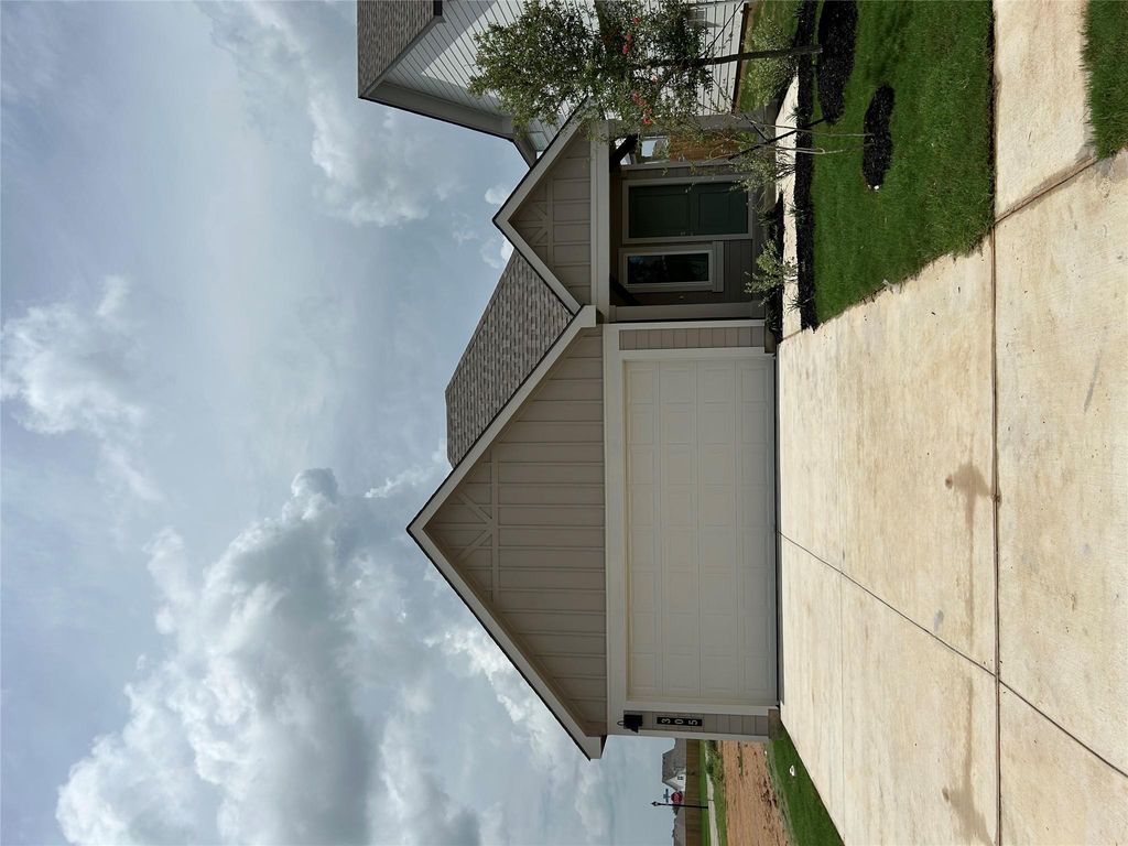 305 Randall PL, Rockdale, TX 76567