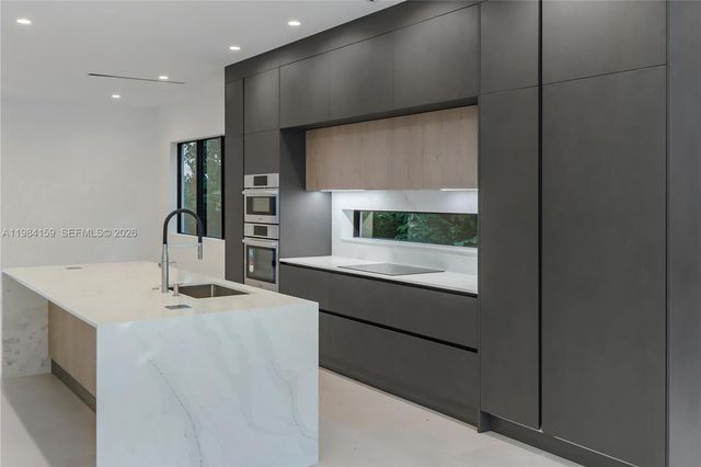 3086 Indiana St, Miami, FL 33133