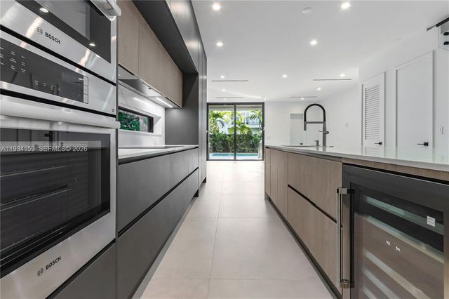 3086 Indiana St, Miami, FL 33133