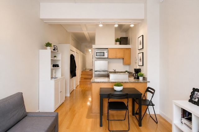 12 Stoneholm St 329, Boston, MA 02115