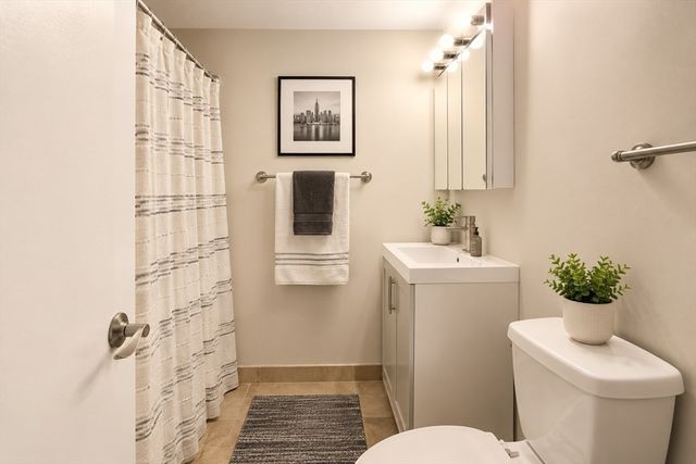 12 Stoneholm St 329, Boston, MA 02115