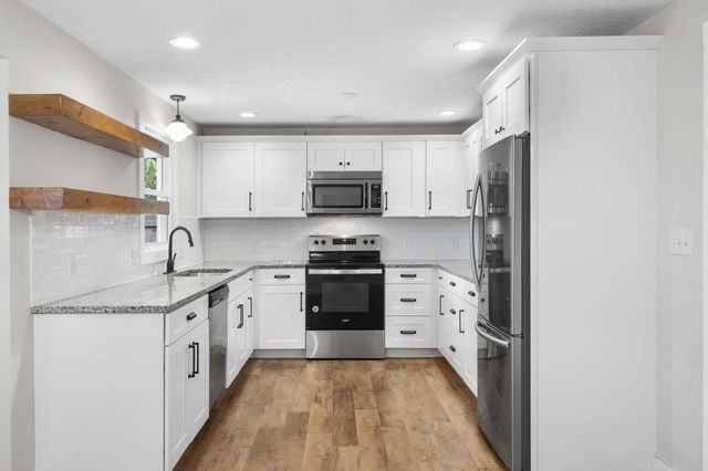 3349 South Avenue, Springfield, MO 65807