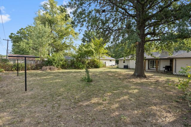 3349 South Avenue, Springfield, MO 65807