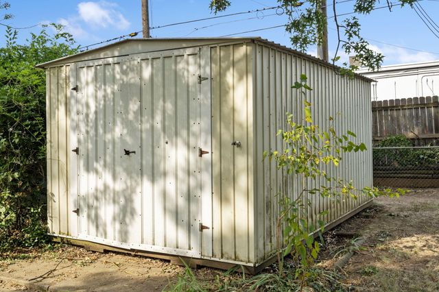 3349 South Avenue, Springfield, MO 65807