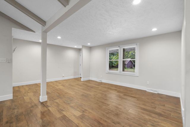 3349 South Avenue, Springfield, MO 65807