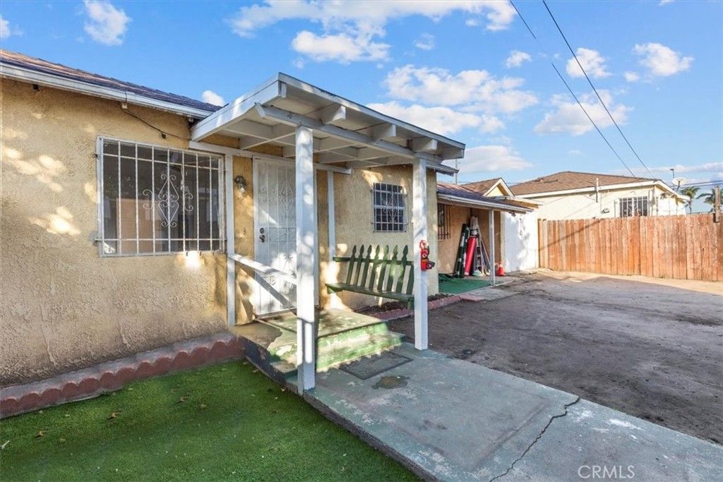 10005 Denver, Los Angeles, CA 90044