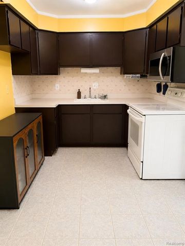 8401 18 Mile Road 94, Sterling Heights, MI 48313