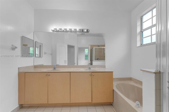 1072 NE 30th Ave, Homestead, FL 33033