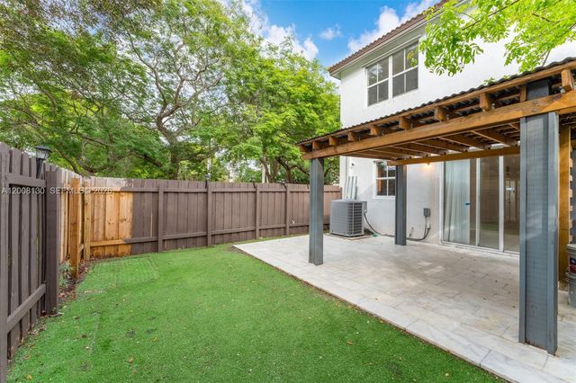 1072 NE 30th Ave, Homestead, FL 33033