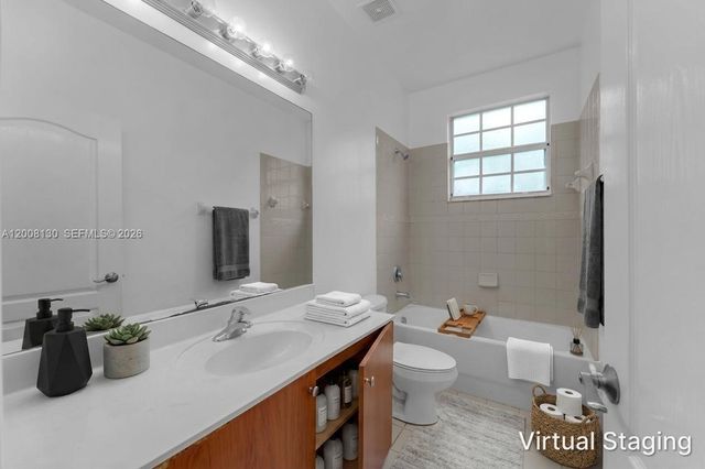 1072 NE 30th Ave, Homestead, FL 33033