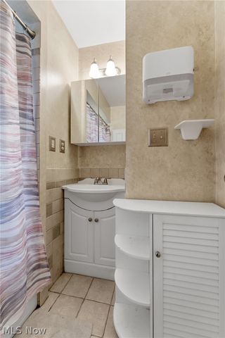 829 Indian Trail, Akron, OH 44314