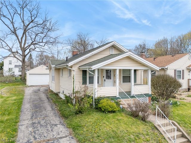 829 Indian Trail, Akron, OH 44314