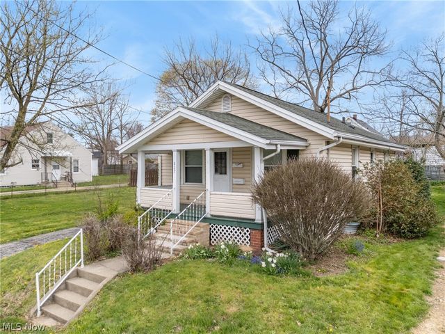 829 Indian Trail, Akron, OH 44314