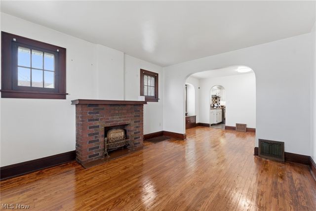 829 Indian Trail, Akron, OH 44314