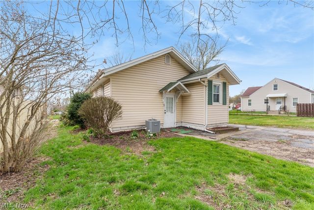 829 Indian Trail, Akron, OH 44314