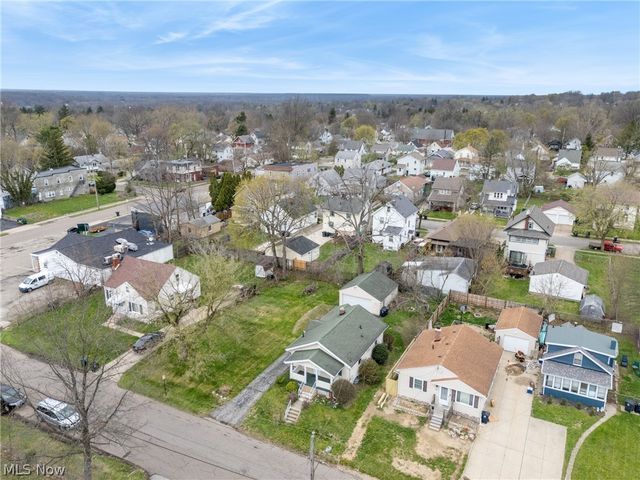 829 Indian Trail, Akron, OH 44314