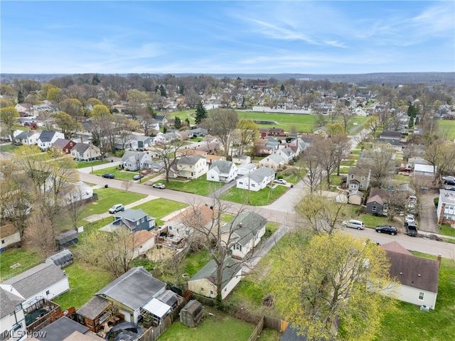 829 Indian Trail, Akron, OH 44314