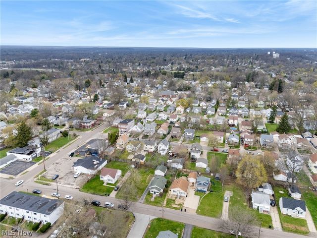 829 Indian Trail, Akron, OH 44314