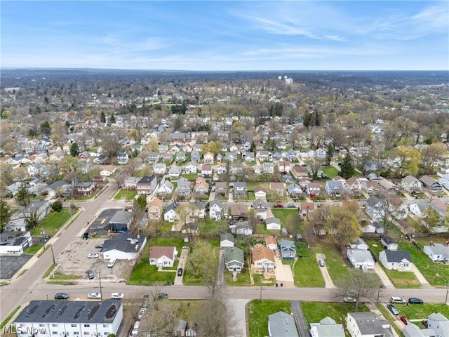 829 Indian Trail, Akron, OH 44314