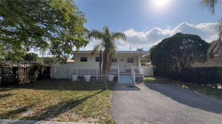 109 SW 1st Ave, Hallandale Beach, FL 33009